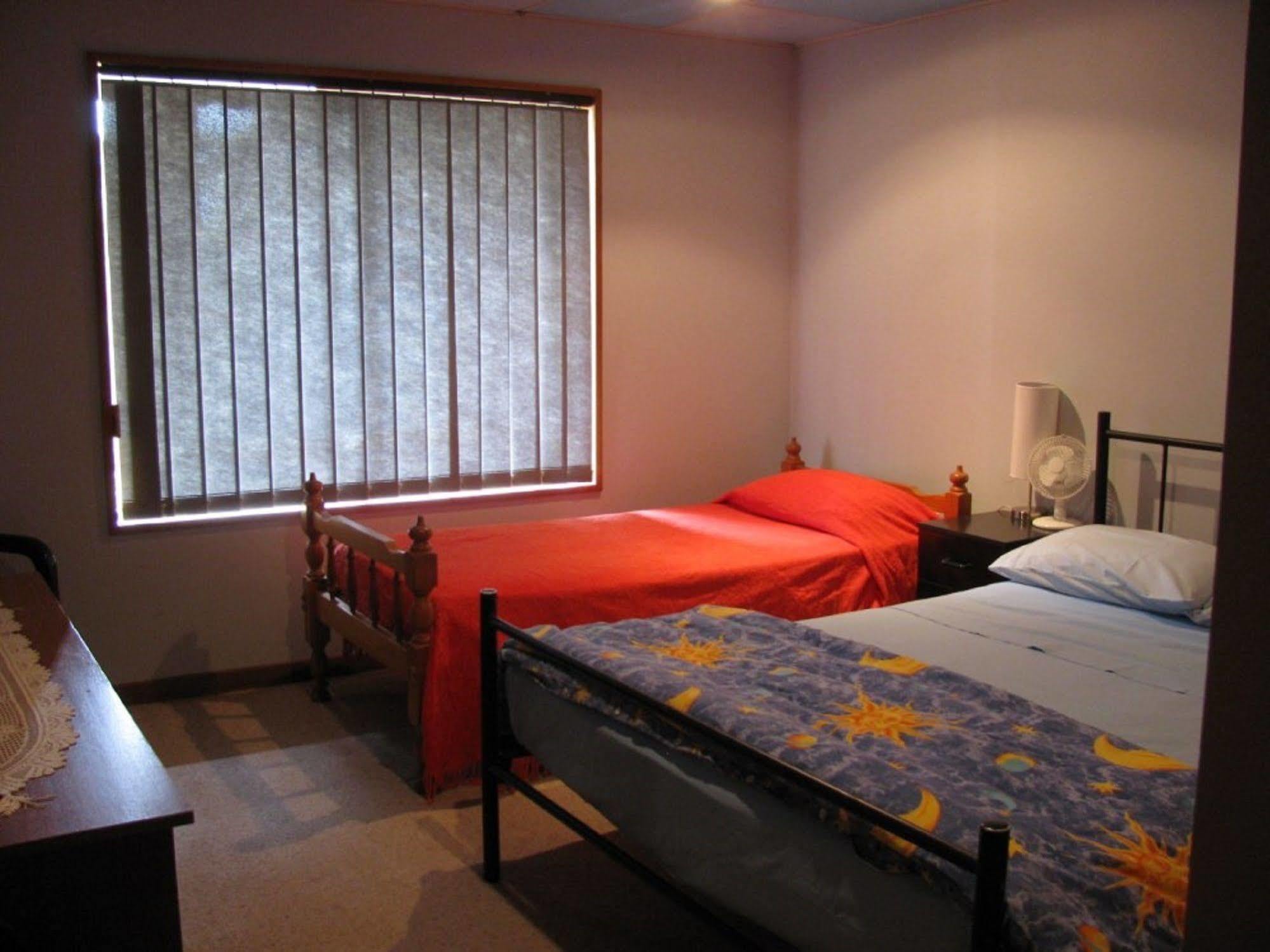 Kathys Place Bed And Breakfast Алис Спрингс Екстериор снимка